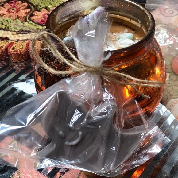 SOLD👻REIKI GHOST triple layered wax melt Hallows Heals Candles - Picture 3 of 5